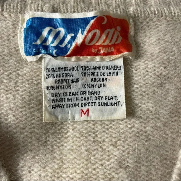 Vintage Lambswool Blend Sweater M Oatmeal V Neck Academia Normcore 70’s 80’s - Picture 4 of 7